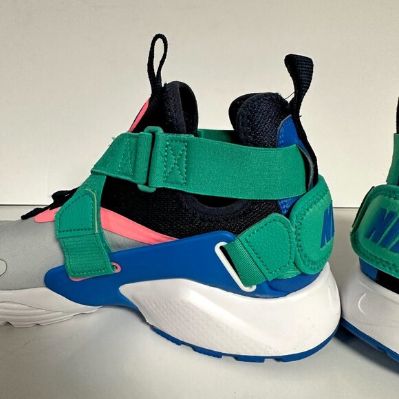 Nike Huarache City Sneaker - Picture 8 of 10